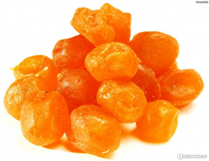 sweet_kumquat_on_white_background_0