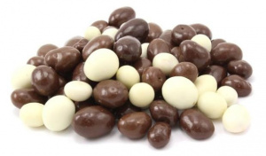 Фундук в  шоколаде БО 3кг (бел/черн )